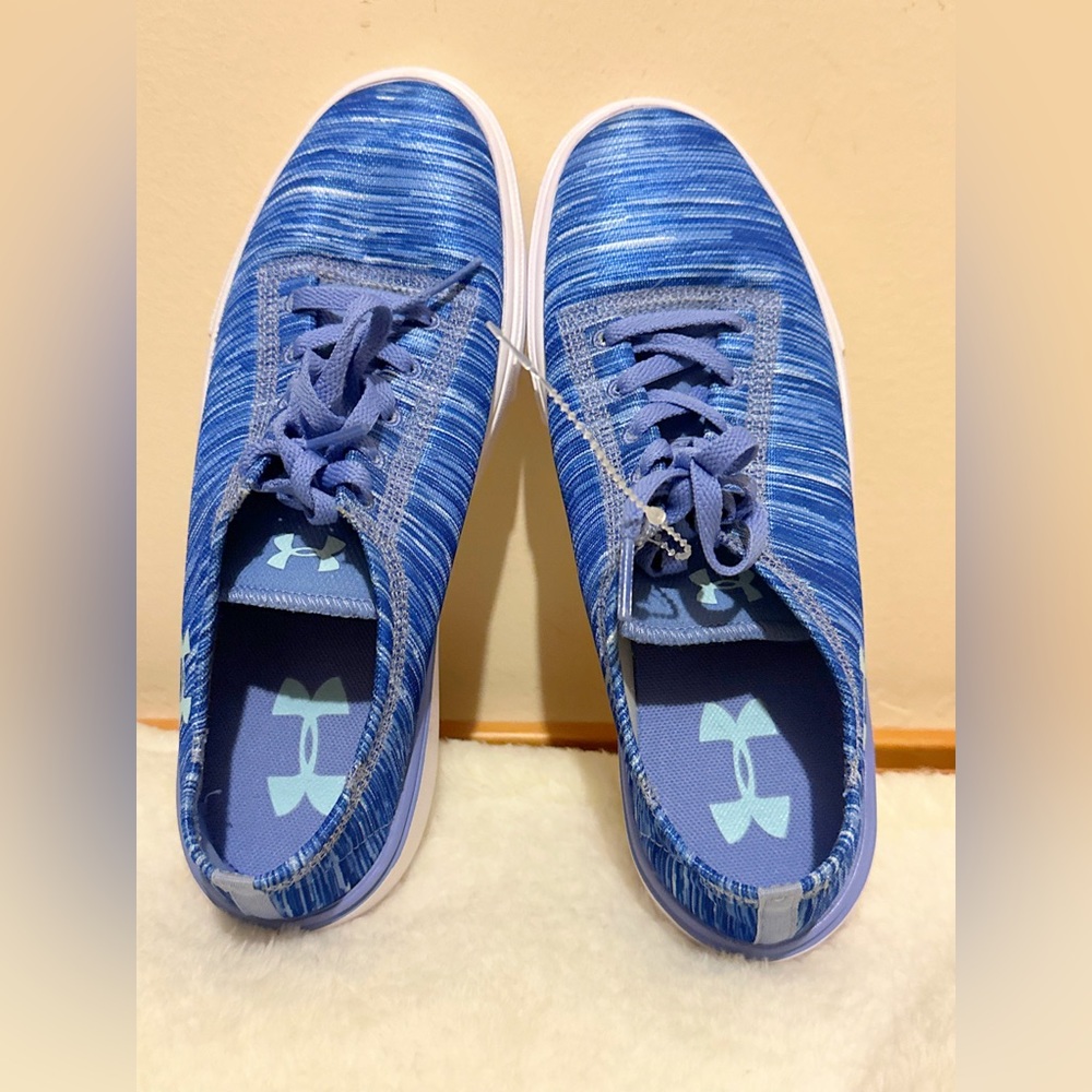 New UA shoe size 5.5Y (women 6.5/7)